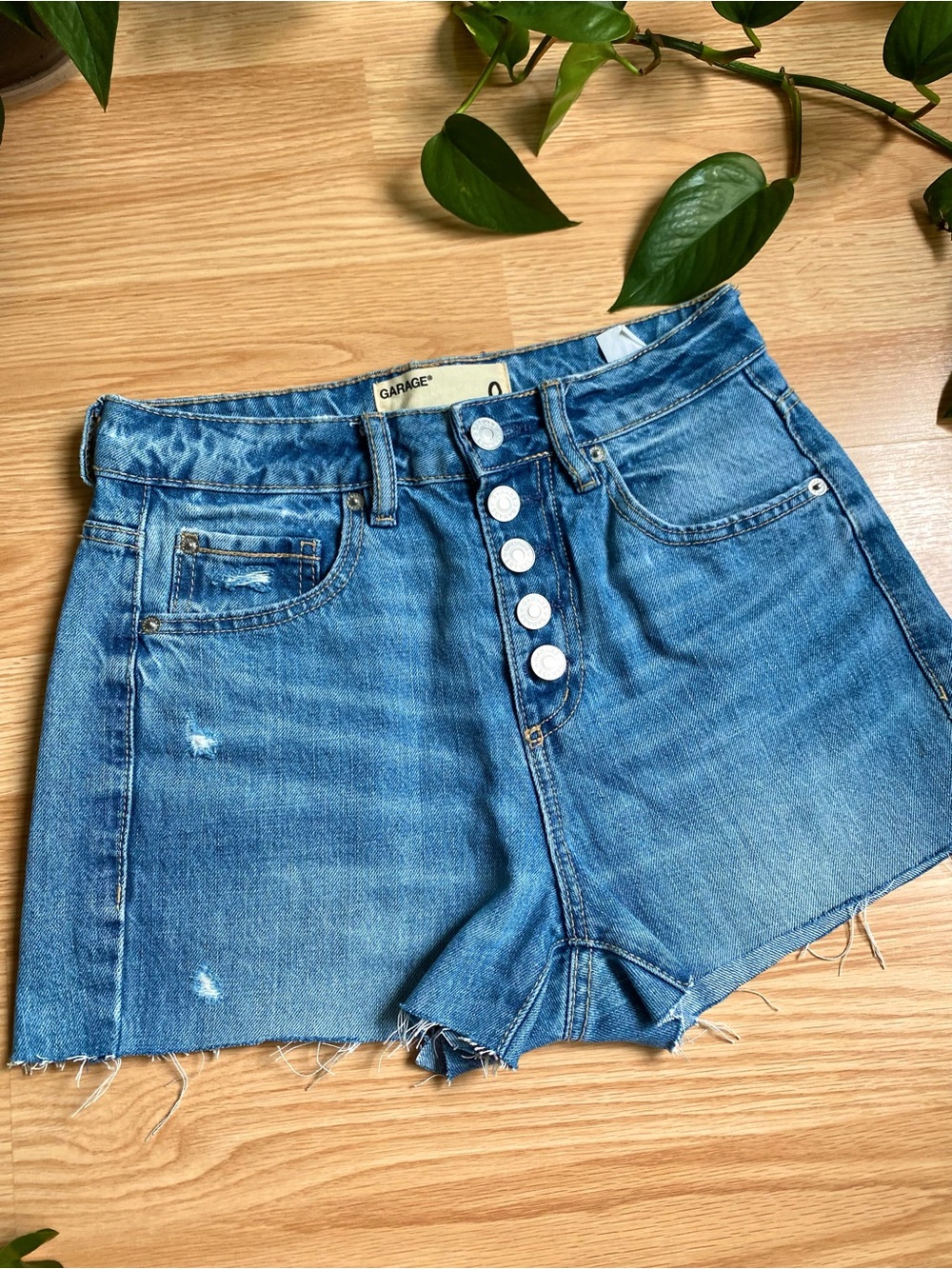 🩵 Button Distressed Jeans Shorts Denim in Medium Blue Preppy Collegiate